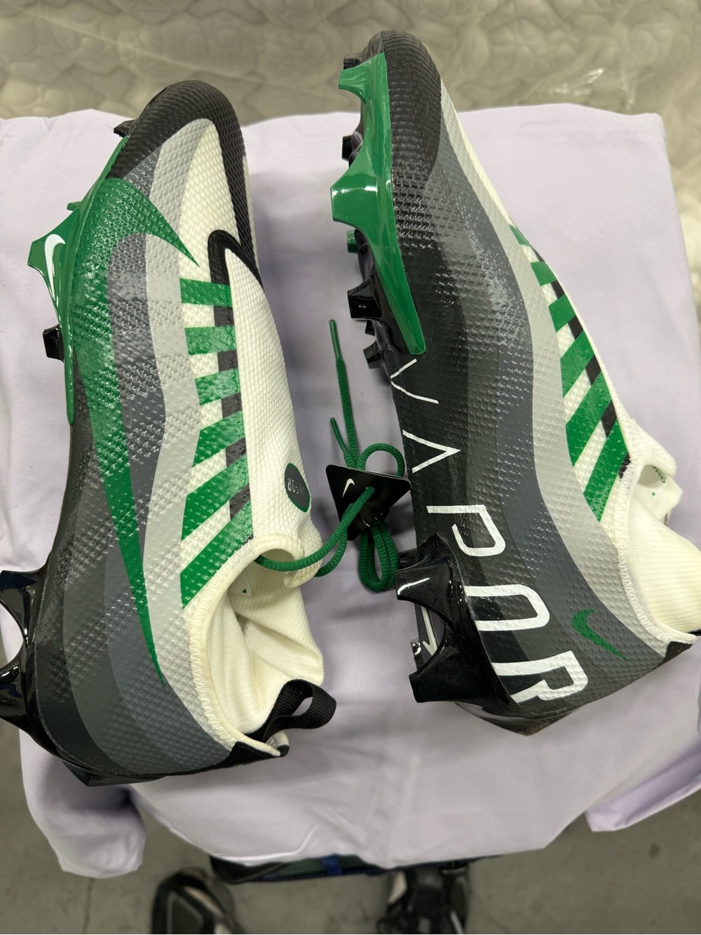 Nike Vapor Men's Laceless Football Cleats in White, Green & Black - Picture 9 of 10